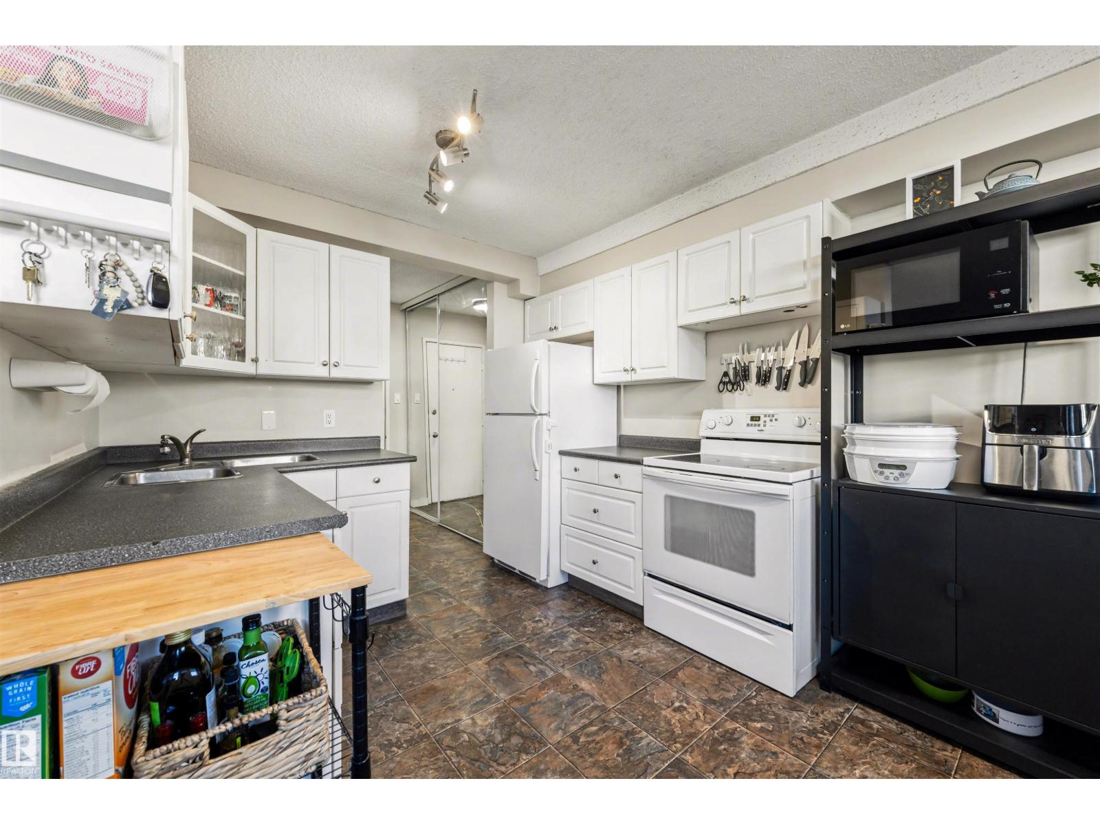 #110 14520 52 ST NW, Edmonton