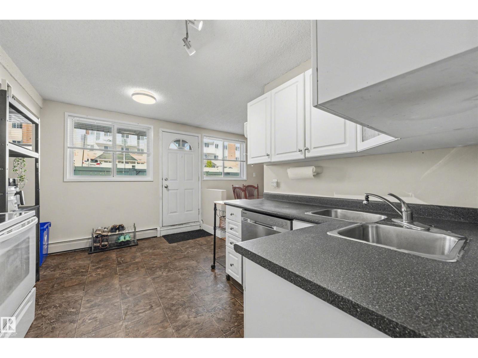 #110 14520 52 ST NW, Edmonton