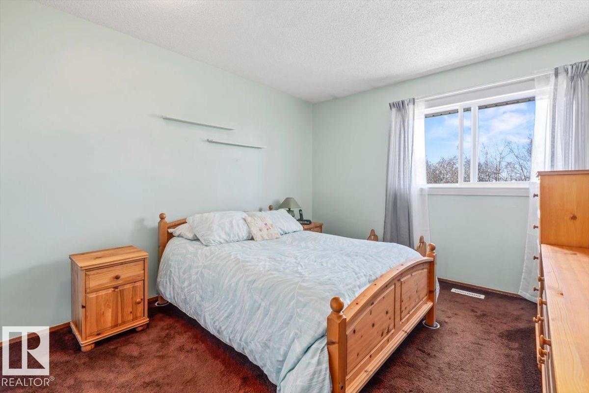 31 GRANDIN WOODS ES, St. Albert