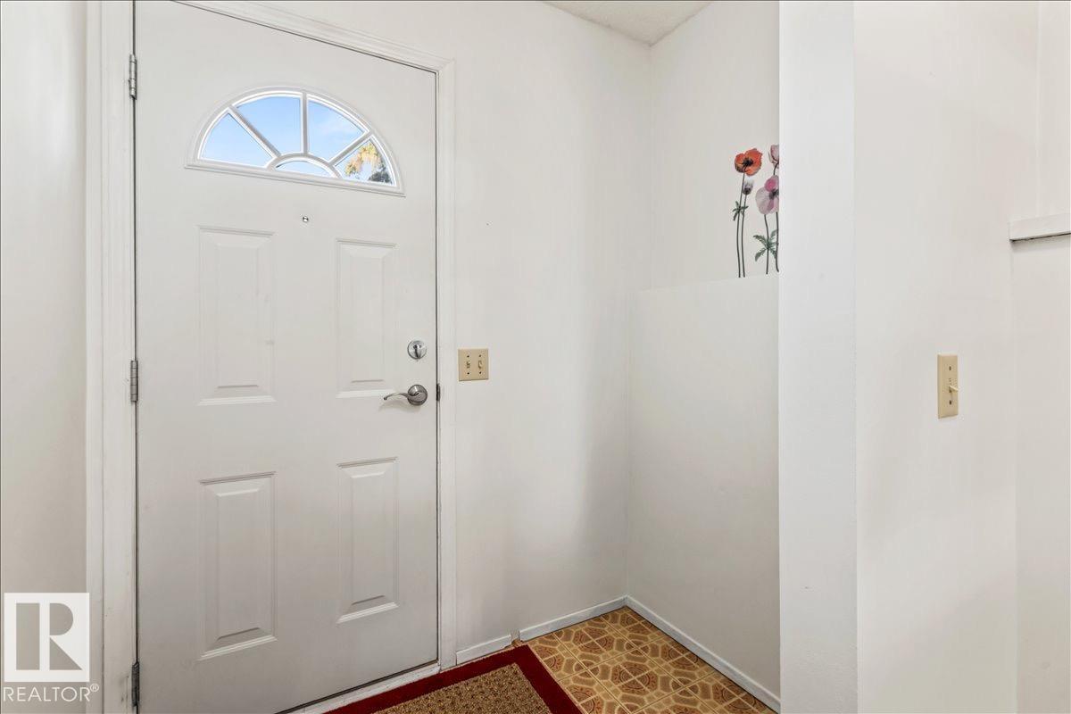 31 GRANDIN WOODS ES, St. Albert