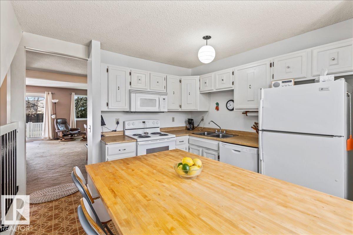 31 GRANDIN WOODS ES, St. Albert