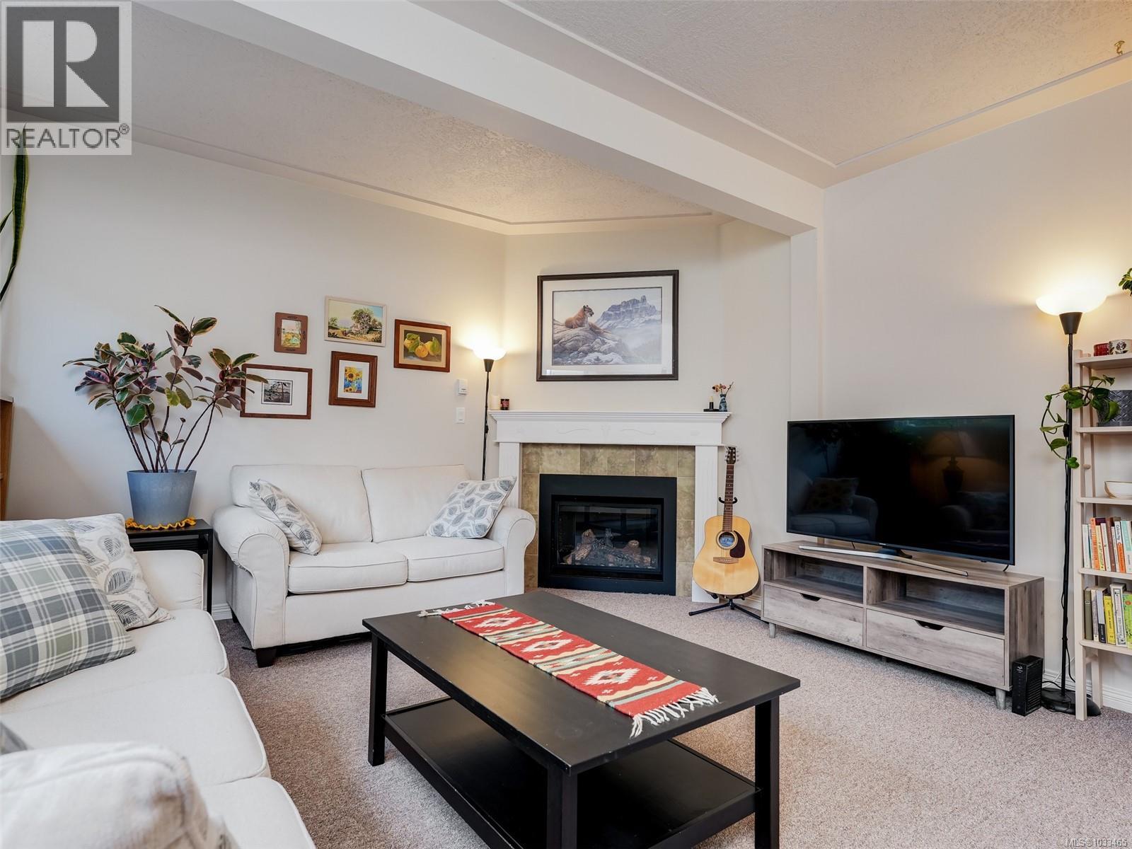  837 Villance Street, Victoria