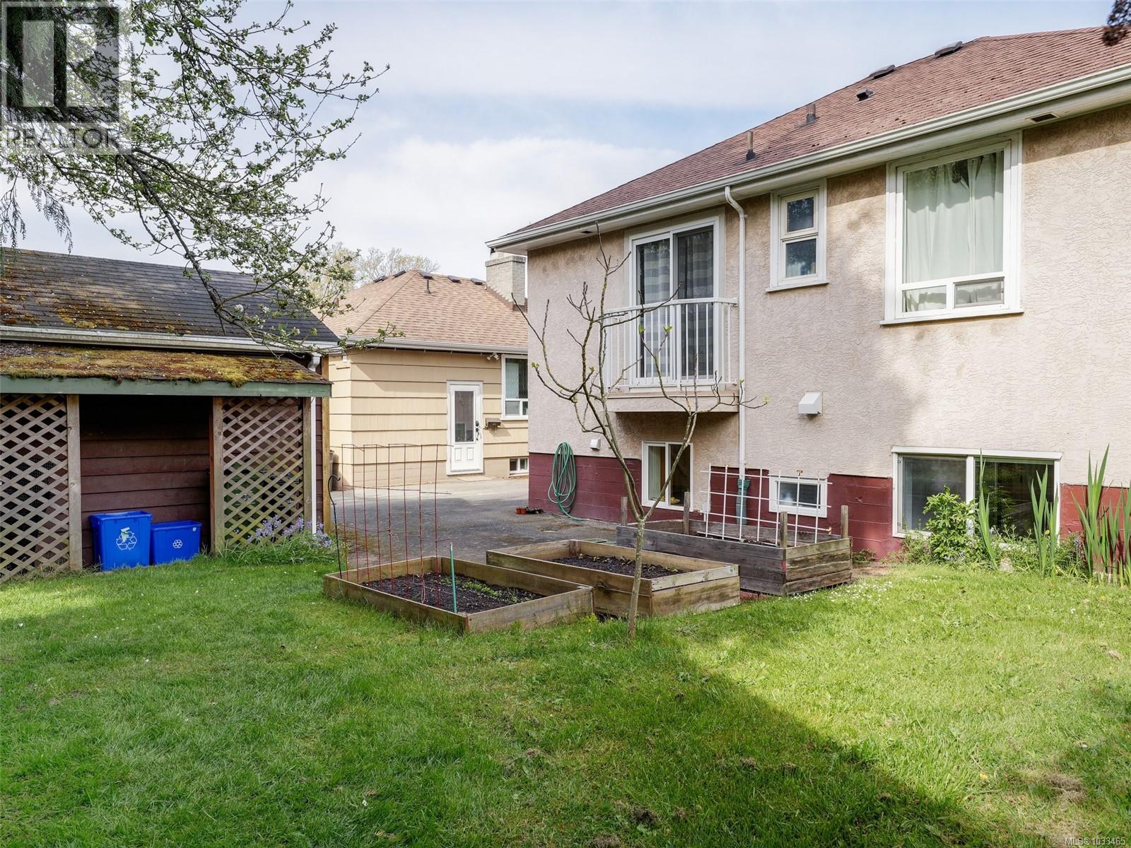  837 Villance Street, Victoria