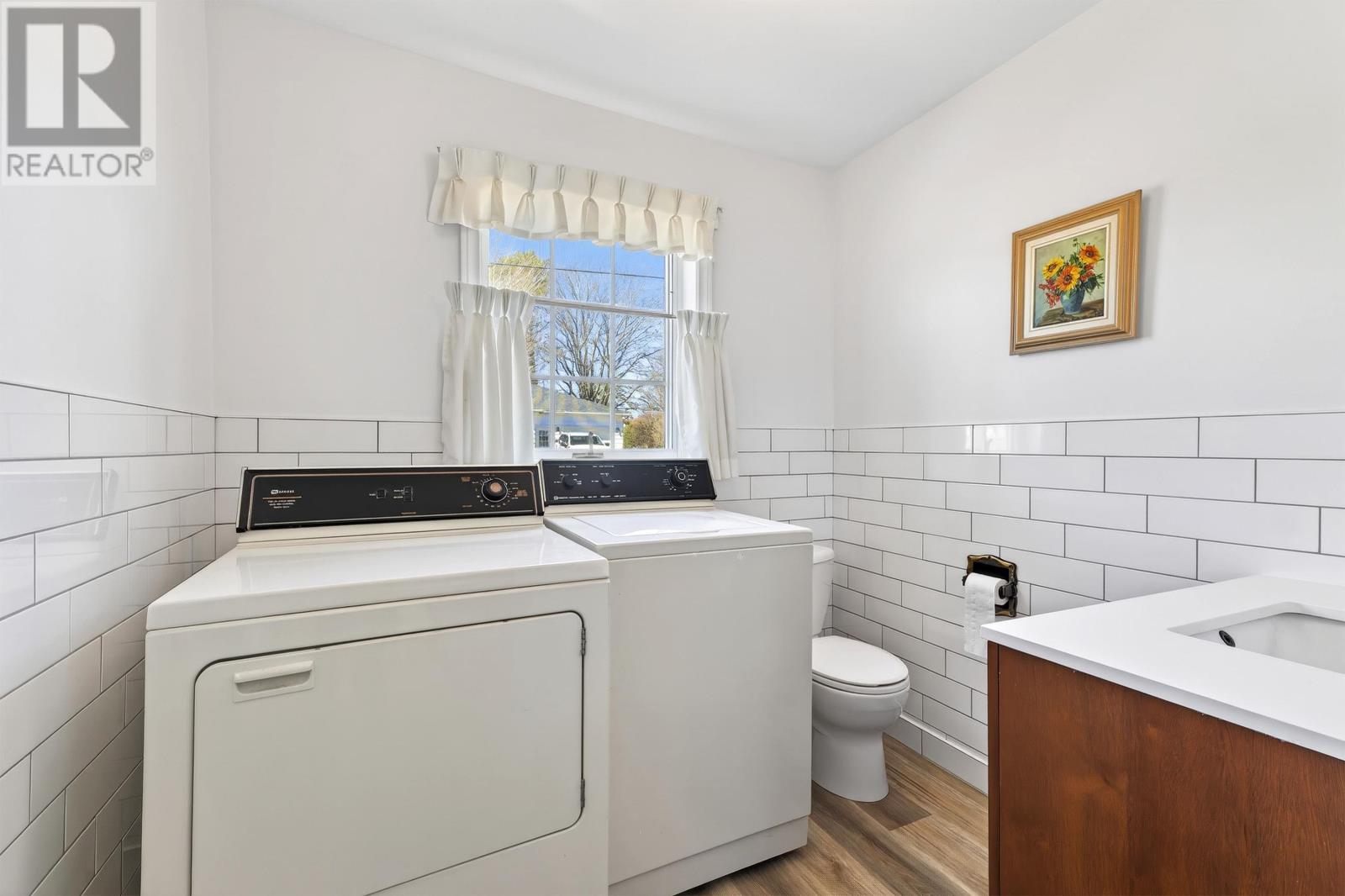 20 Johnson Avenue - 25