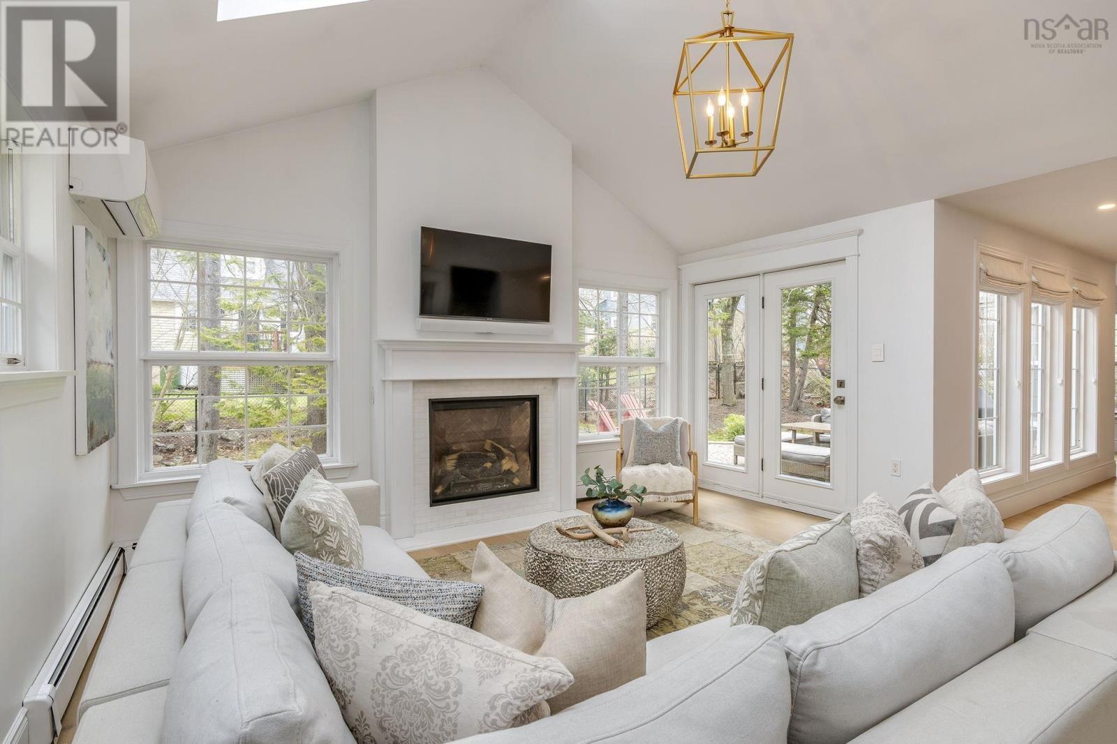 Property 20 of 50 of 171 Cresthaven Drive