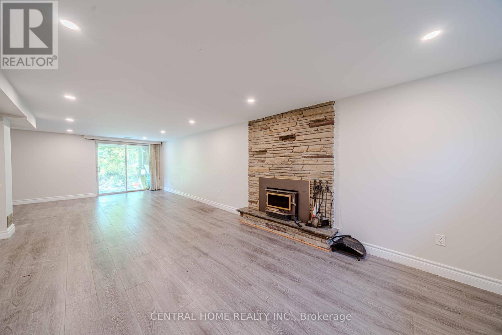 102 MEADOWVALE ROAD - 34