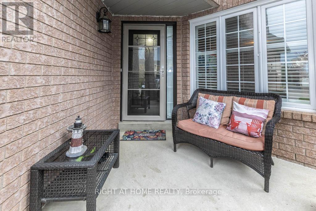 63 PAVIN CRESCENT - 3