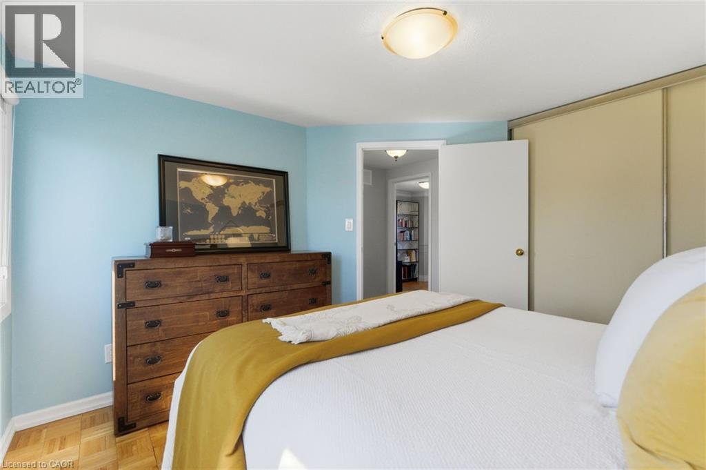 2376 BRUNSWICK Court, Burlington, Ontario, L7P4P2 — Photo 18