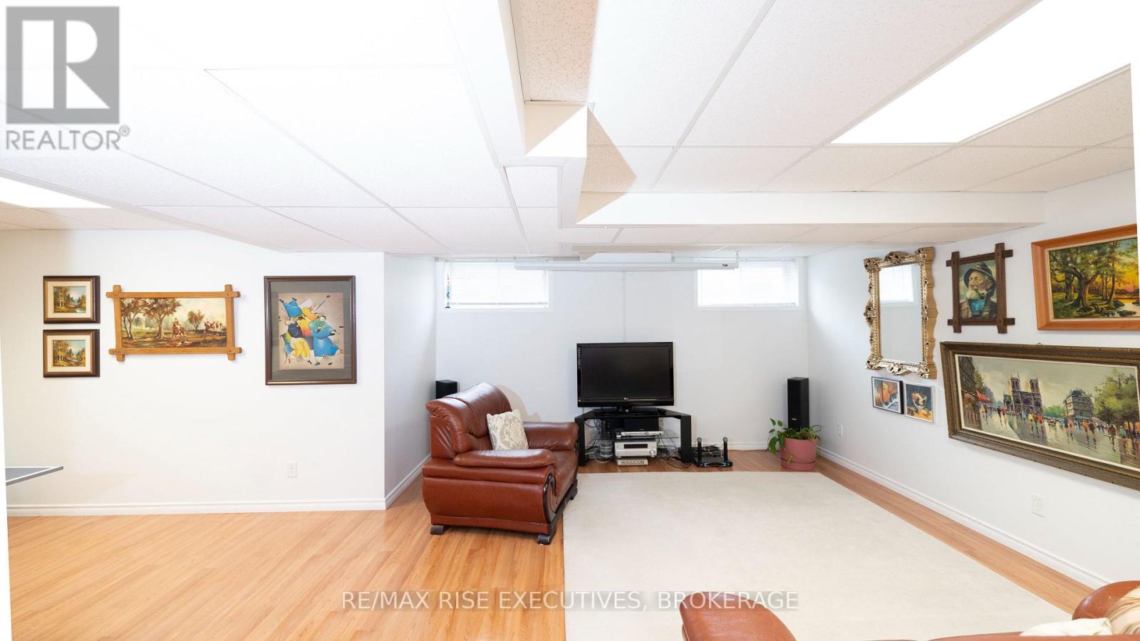 1405 CROSSFIELD AVENUE - 25