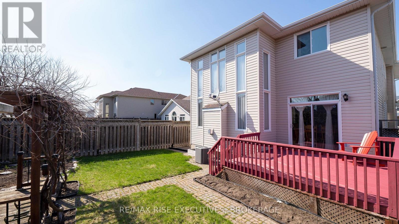 1405 CROSSFIELD AVENUE - 29