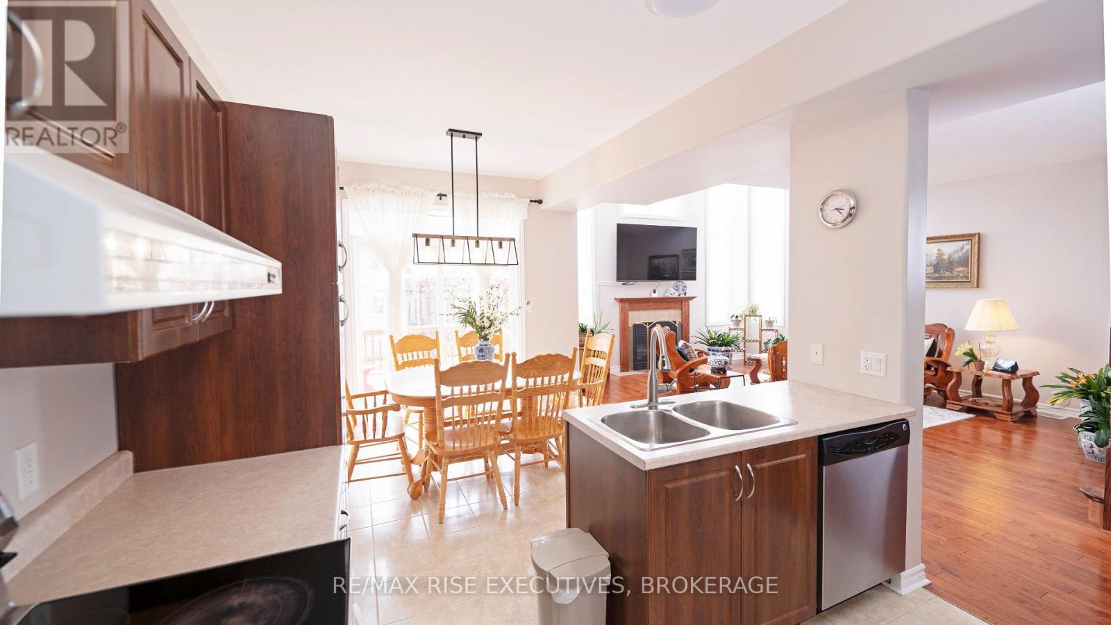1405 CROSSFIELD AVENUE - 9