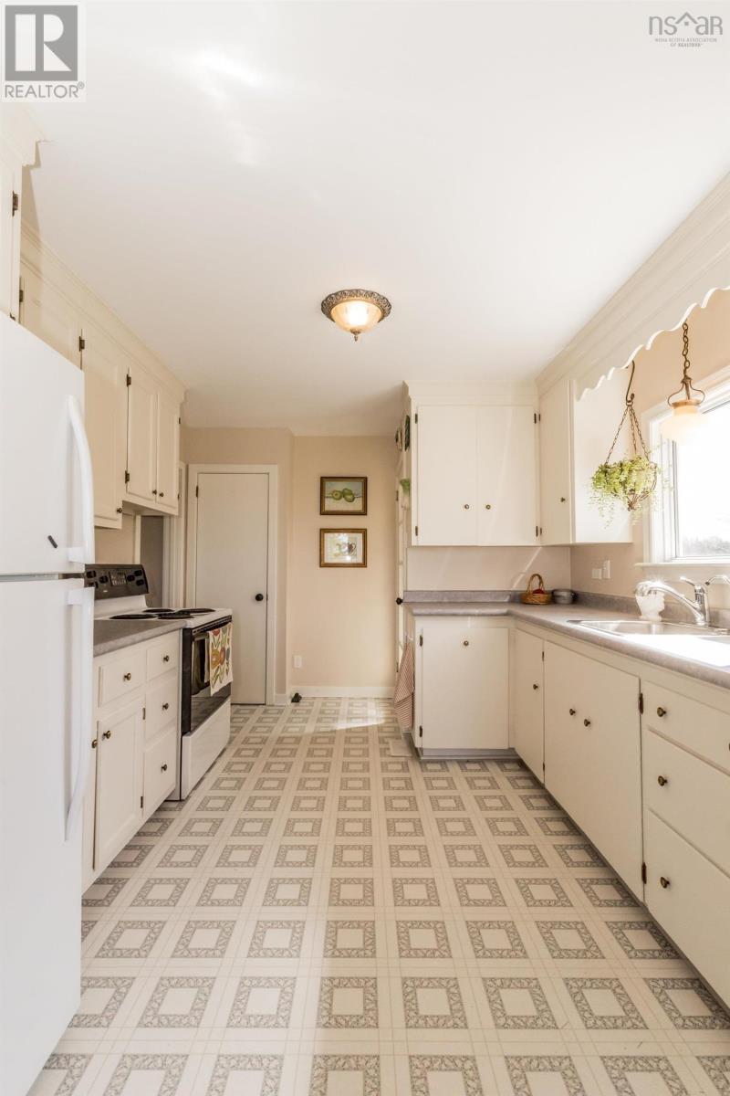 3596 Clementsvale Road - 14