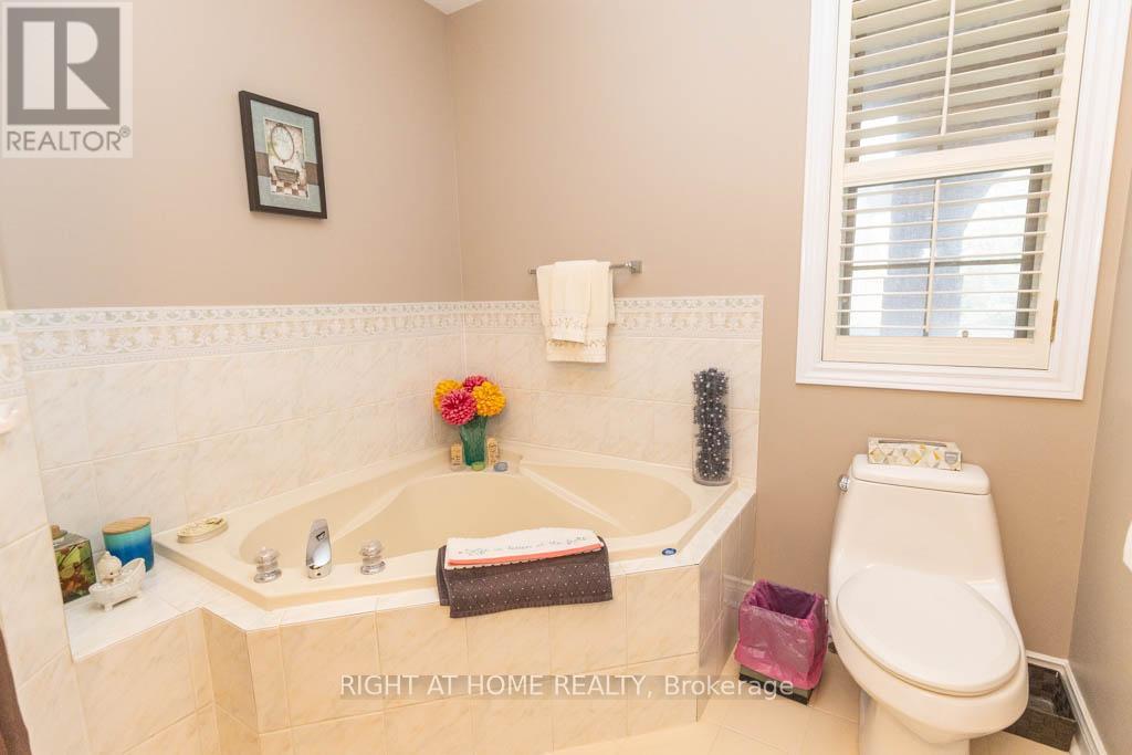 63 PAVIN CRESCENT - 22