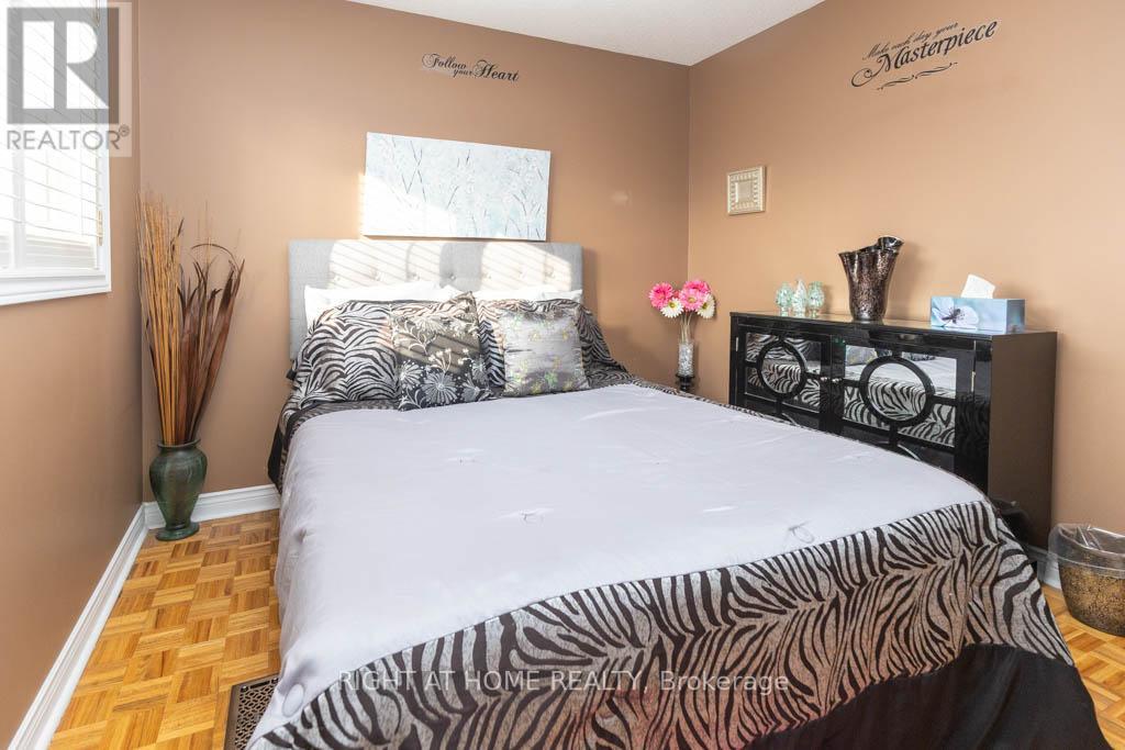 63 PAVIN CRESCENT - 26