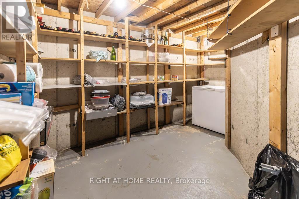 63 PAVIN CRESCENT - 30