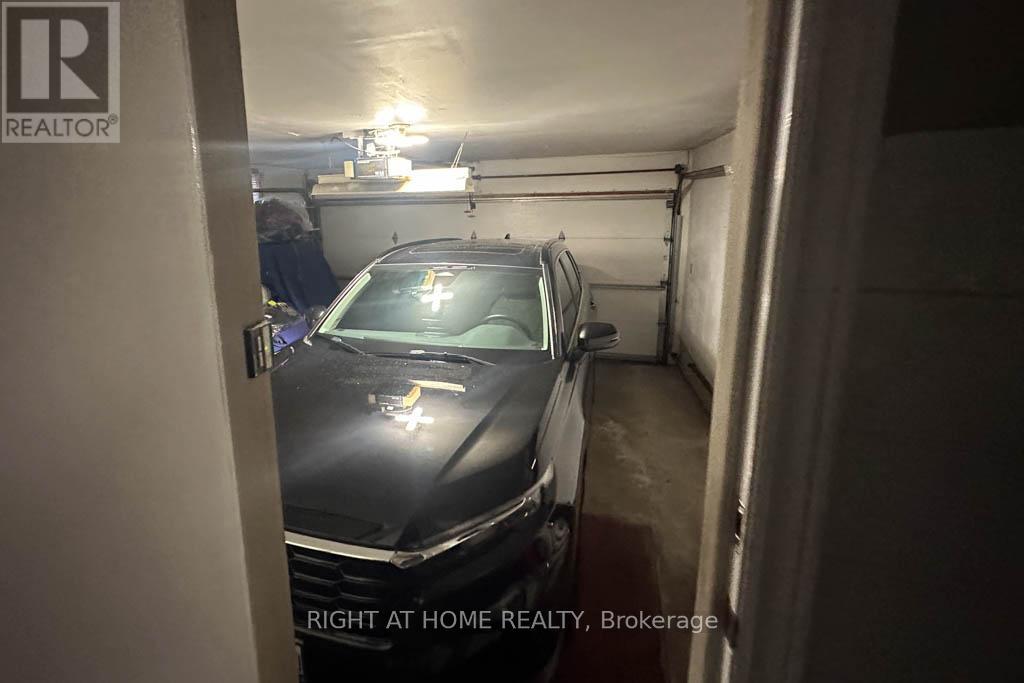 63 PAVIN CRESCENT - 40