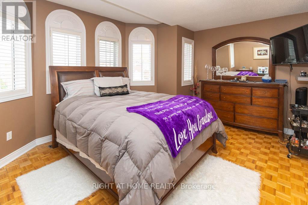 63 PAVIN CRESCENT - 19