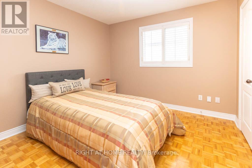 63 PAVIN CRESCENT - 23