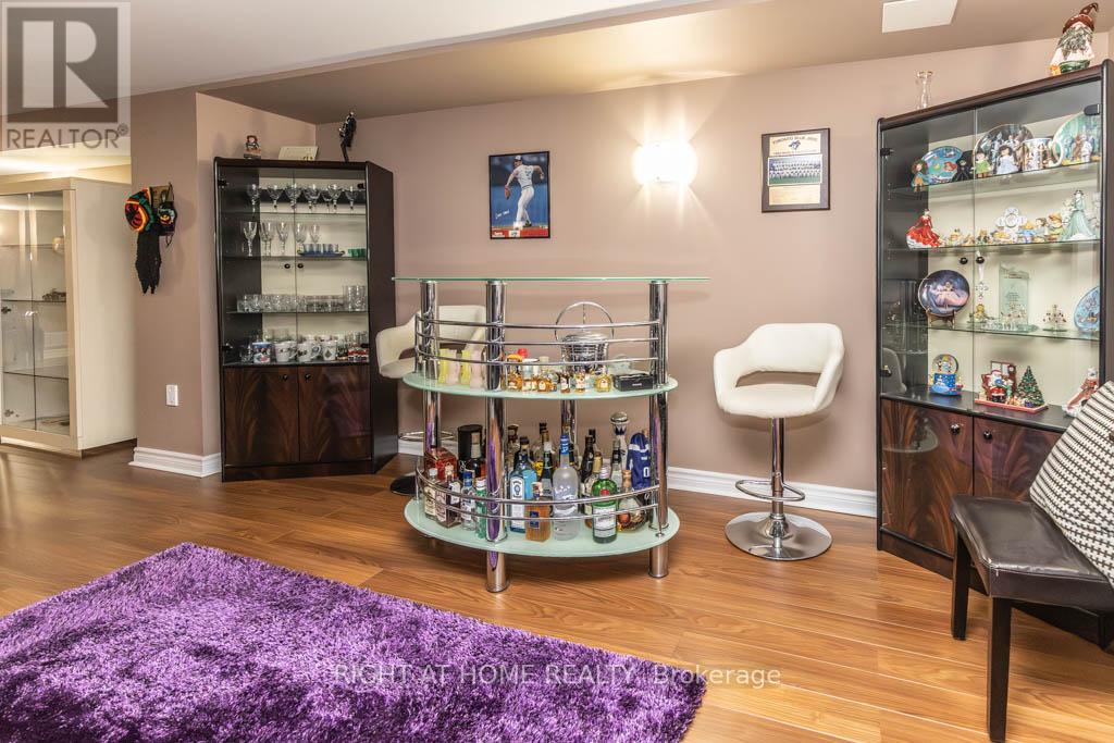63 PAVIN CRESCENT - 35