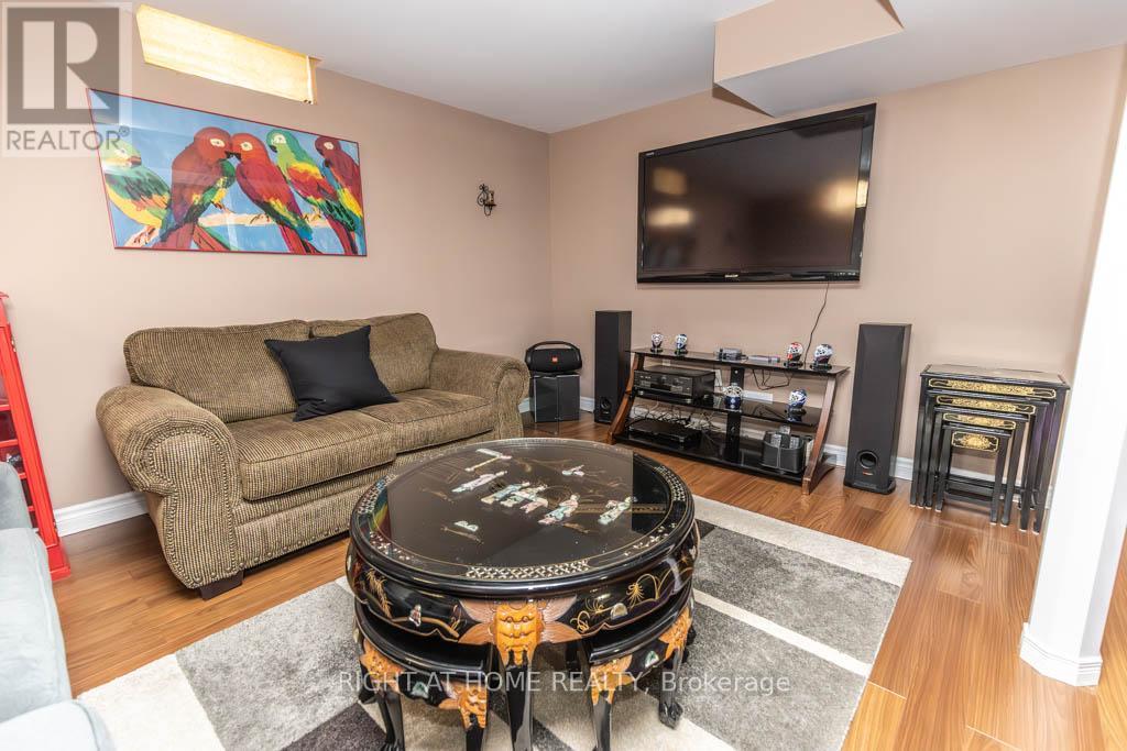 63 PAVIN CRESCENT - 37