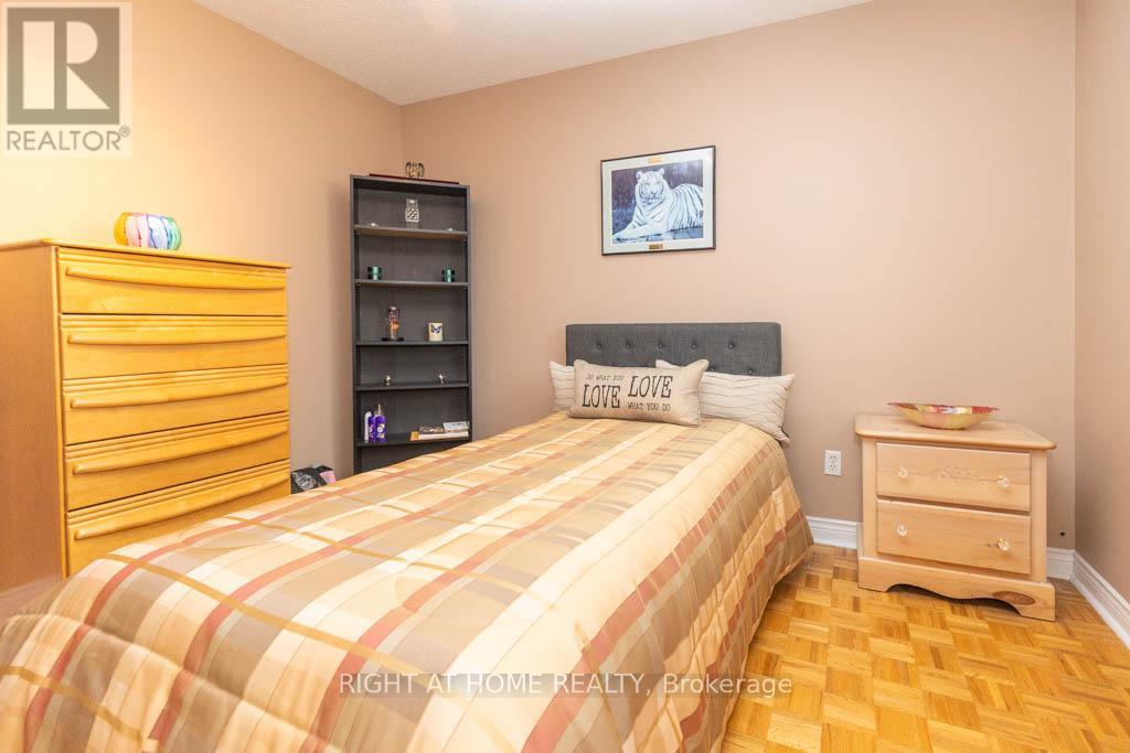 63 PAVIN CRESCENT - 24