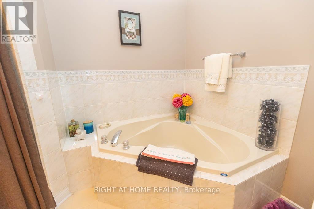 63 PAVIN CRESCENT - 21