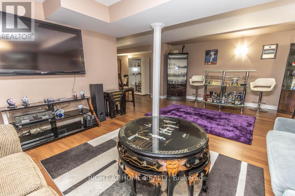 63 PAVIN CRESCENT - 38