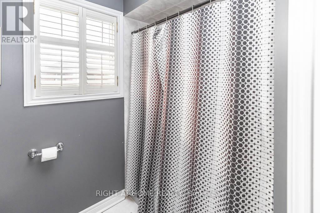 63 PAVIN CRESCENT - 29