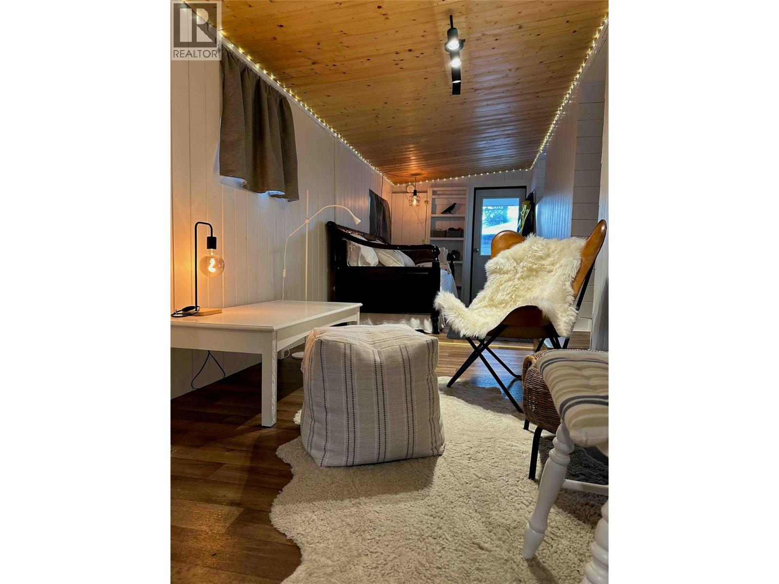 9 459 Huey Road, Princeton