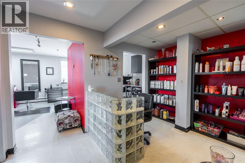 219 LOCHIEL STREET, Sarnia, Ontario, N7T4C8 — Photo 6