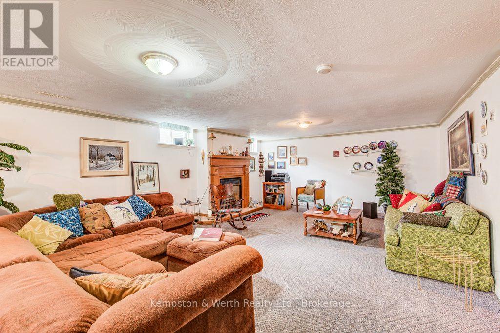 782 LAVERY STREET - 30