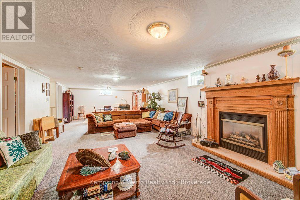 782 LAVERY STREET - 31