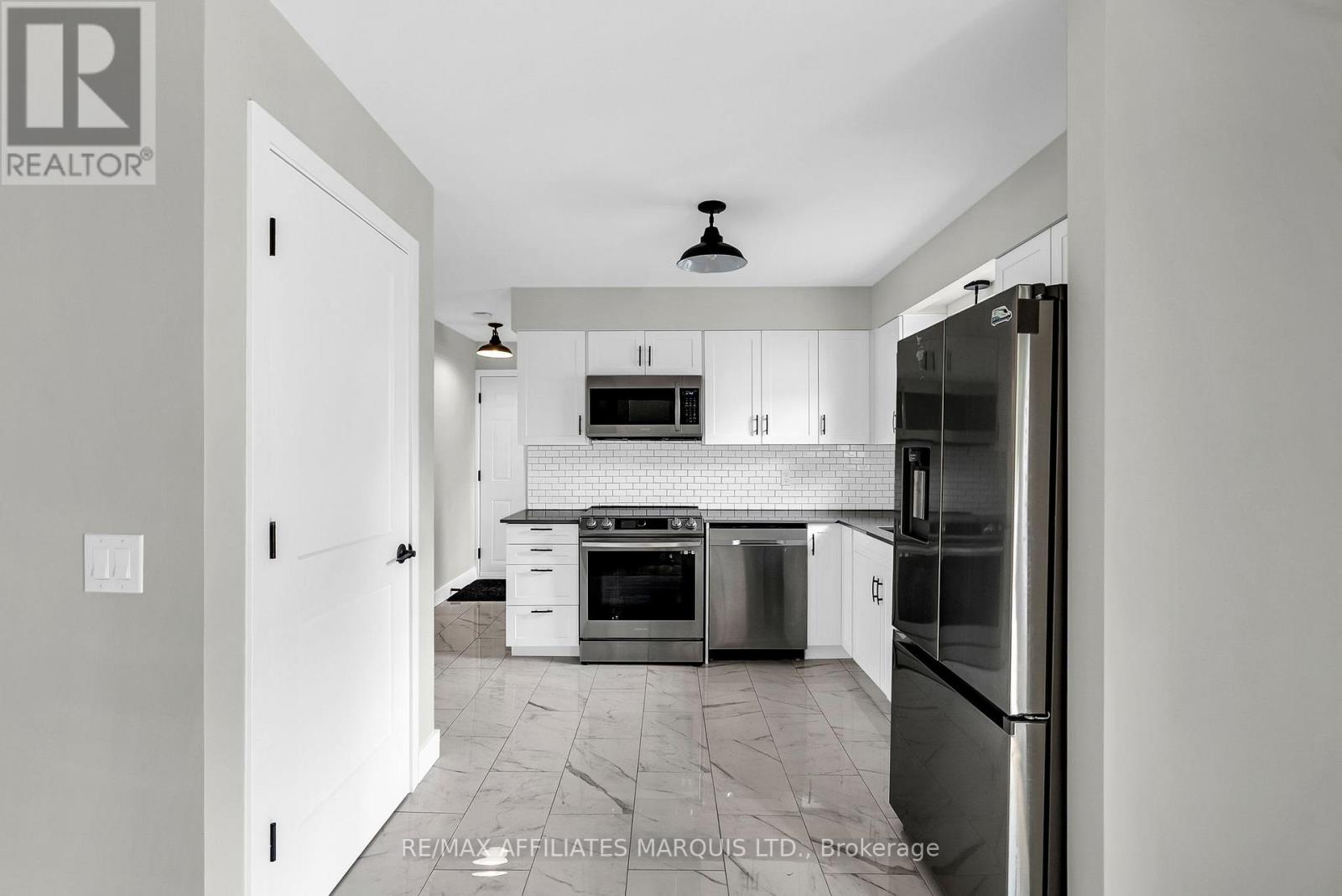 1936 CONCORDE AVENUE — photo 20