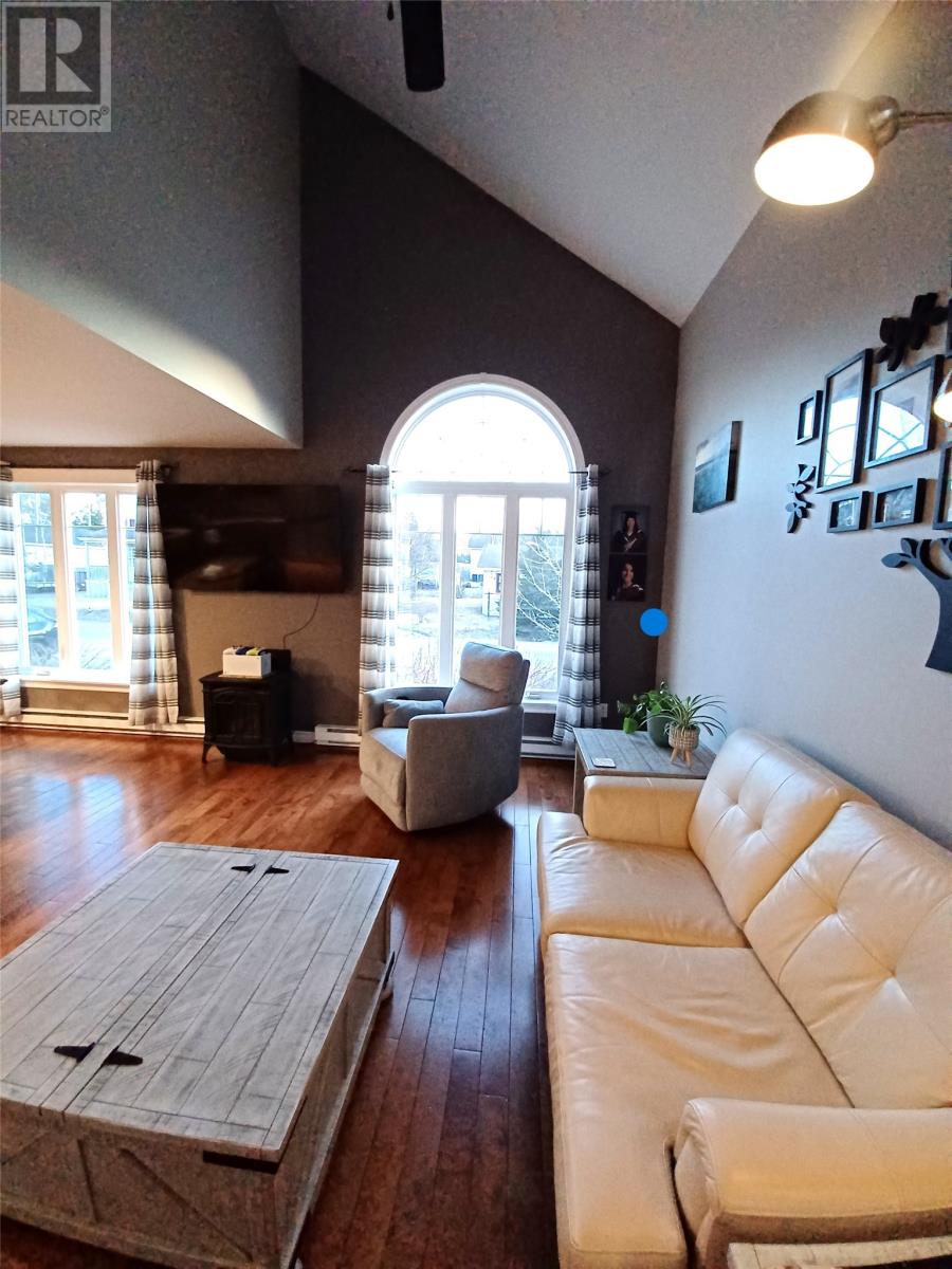 3 STEADYVIEW Drive - 10