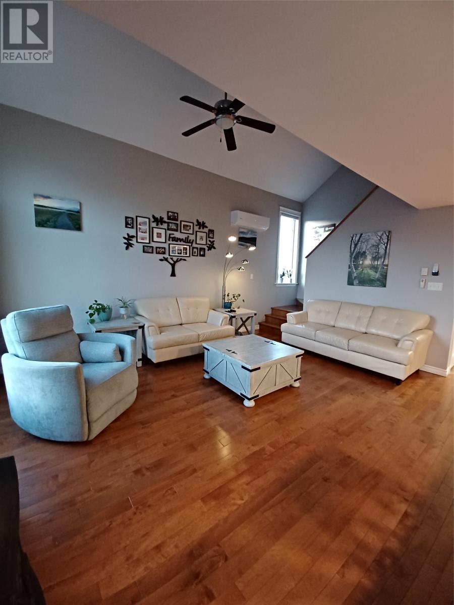 3 STEADYVIEW Drive - 11