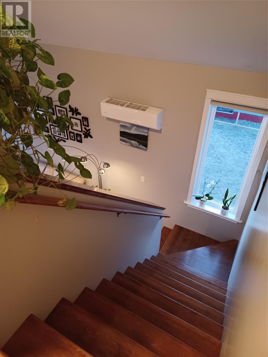 3 STEADYVIEW Drive - 13