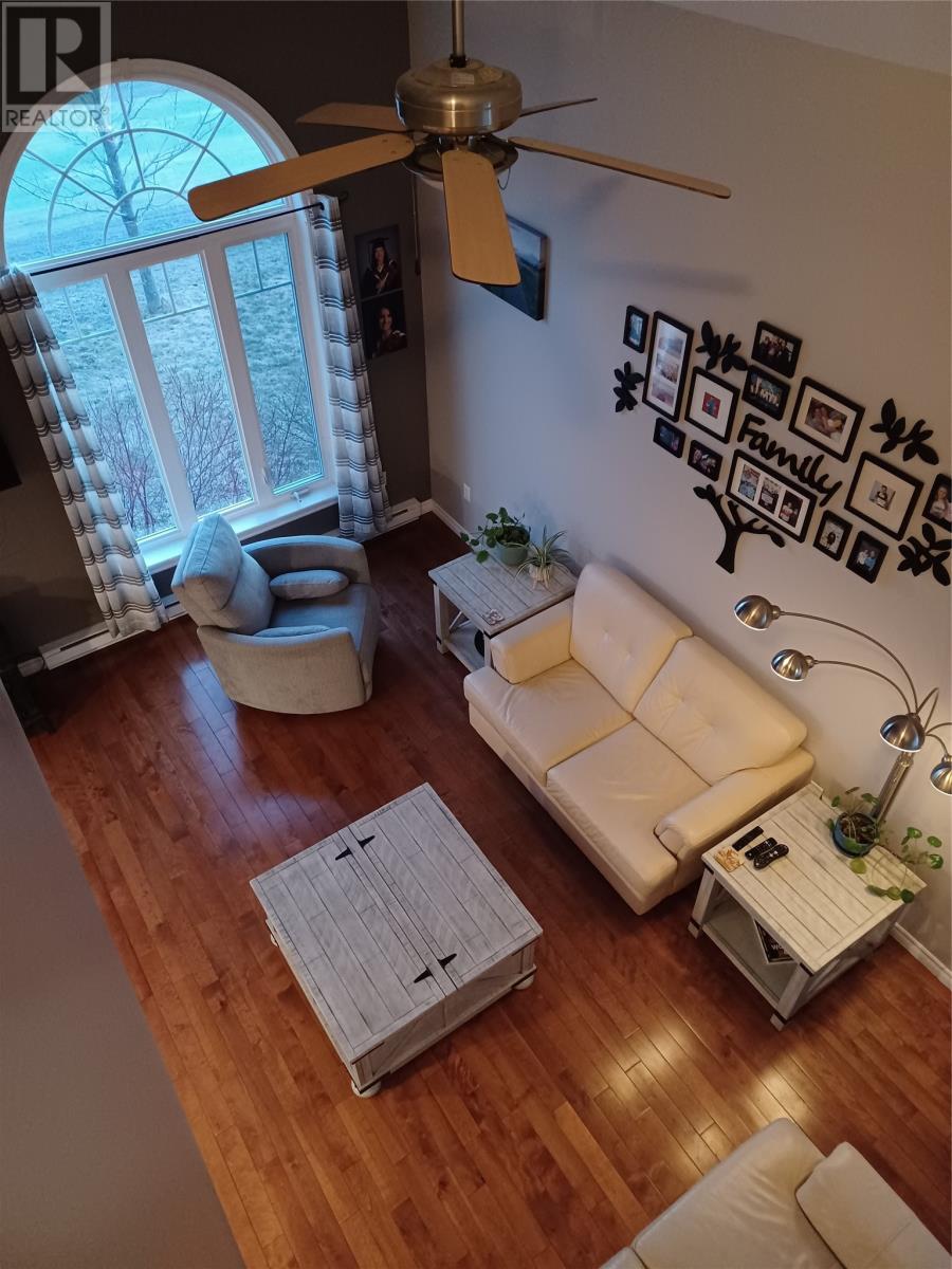 3 STEADYVIEW Drive - 14