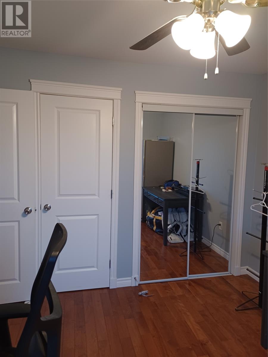 3 STEADYVIEW Drive - 16