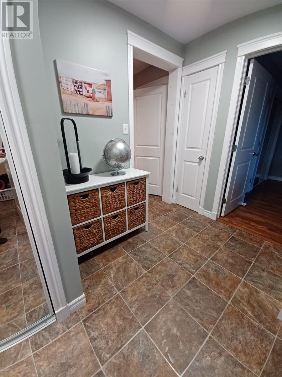 3 STEADYVIEW Drive - 19