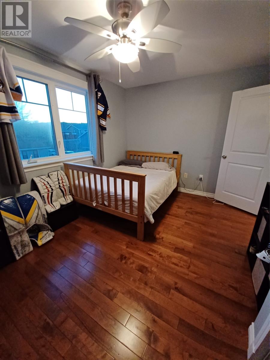 3 STEADYVIEW Drive - 22