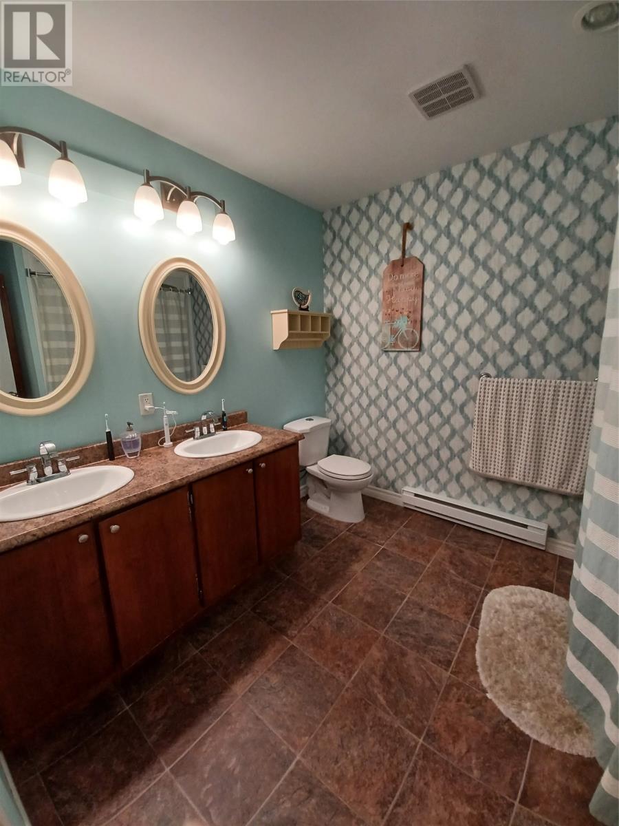3 STEADYVIEW Drive - 24