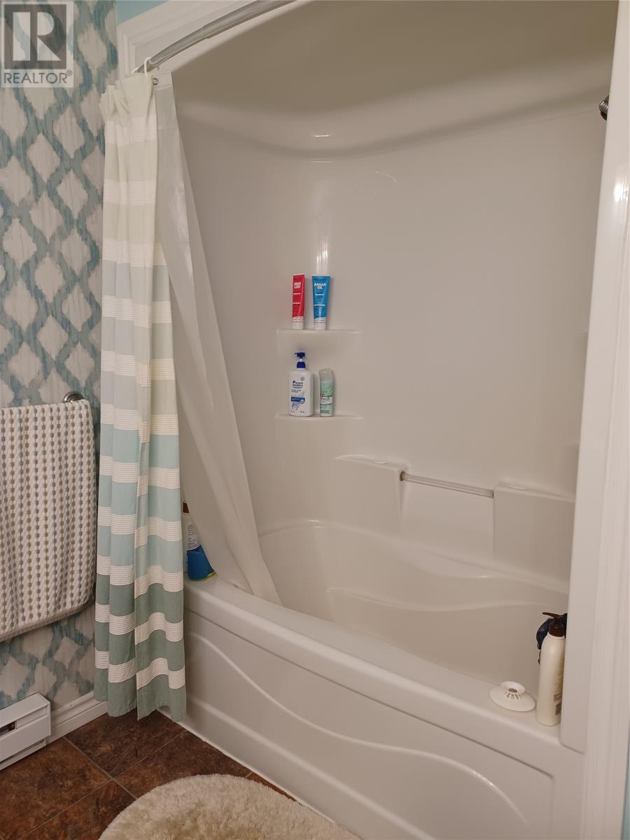 3 STEADYVIEW Drive - 25