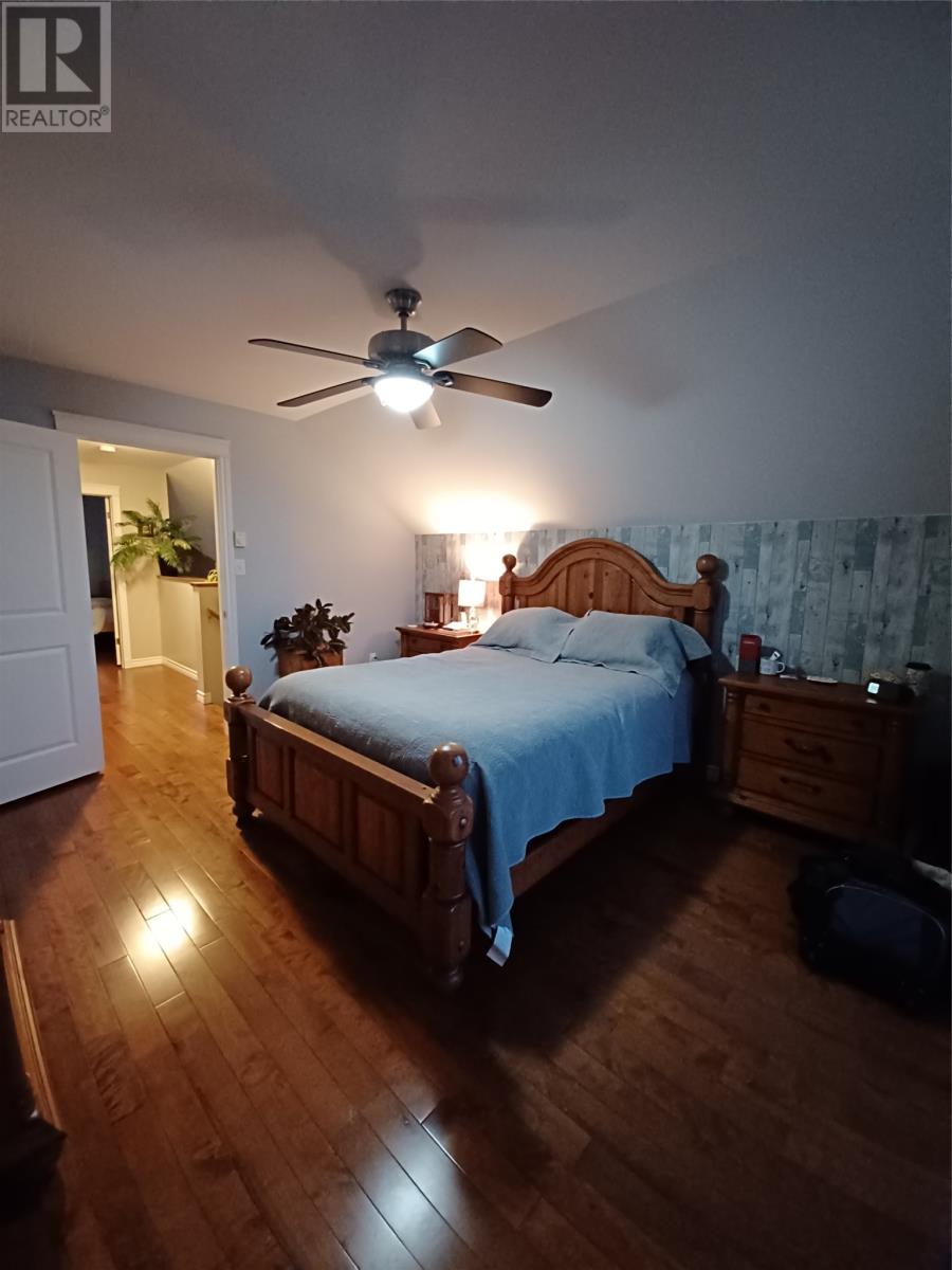 3 STEADYVIEW Drive - 26