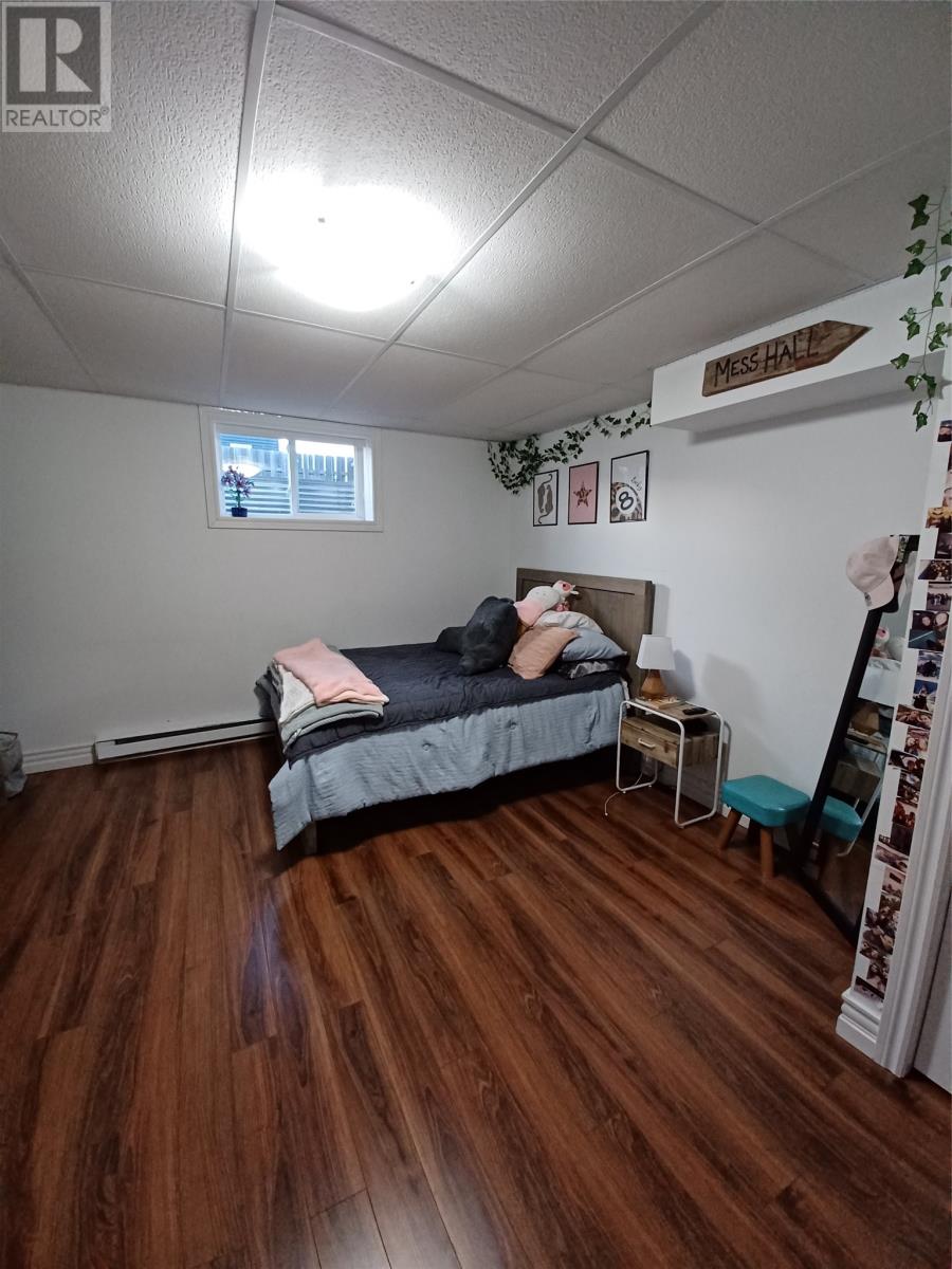3 STEADYVIEW Drive - 31