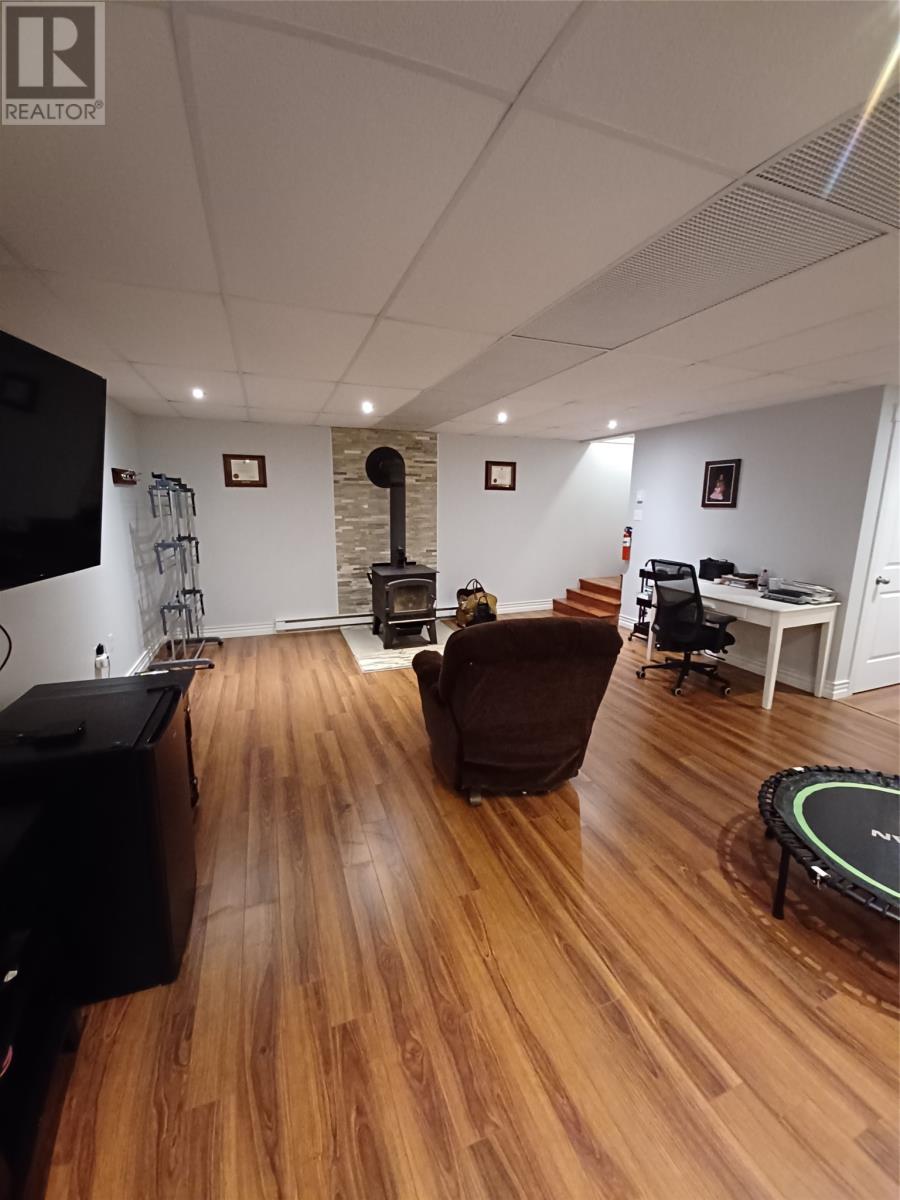 3 STEADYVIEW Drive - 38