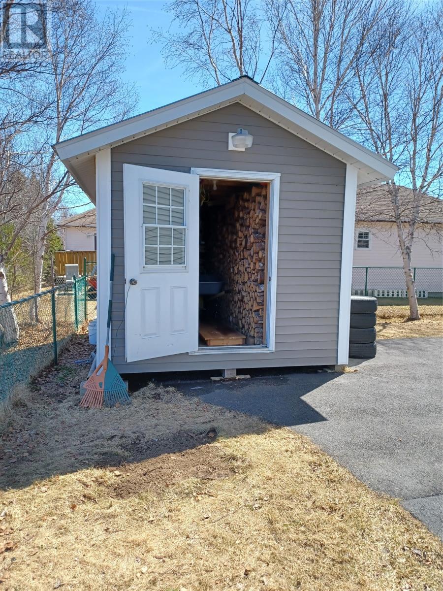 3 STEADYVIEW Drive - 5