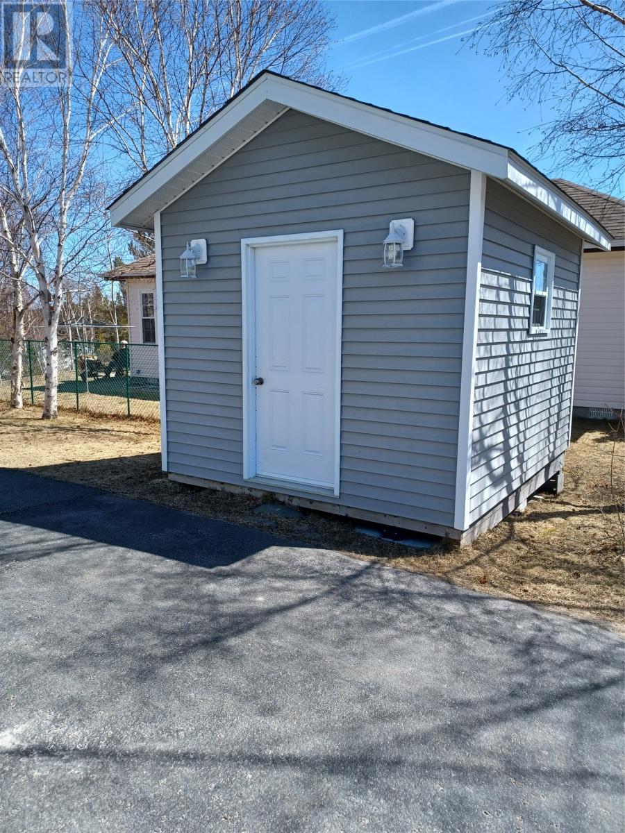3 STEADYVIEW Drive - 6
