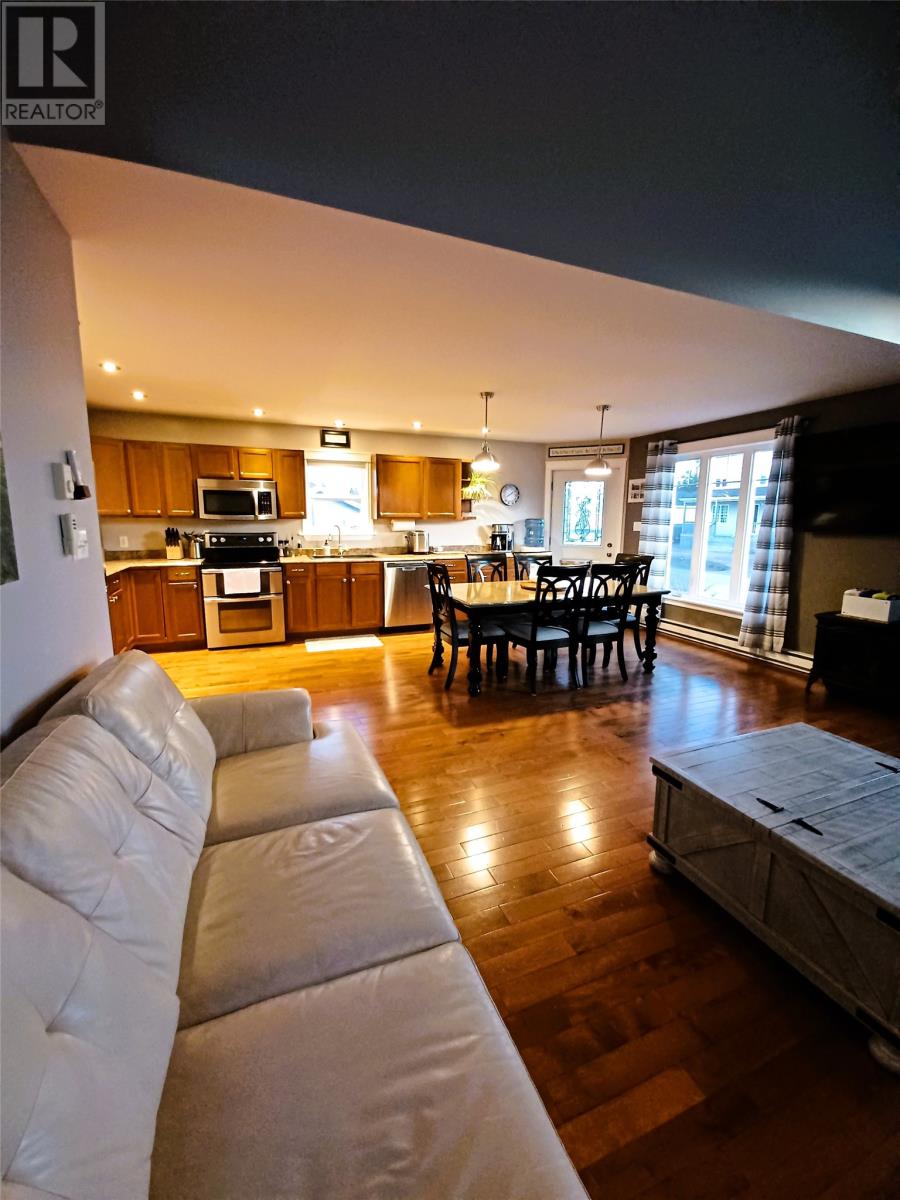3 STEADYVIEW Drive - 9