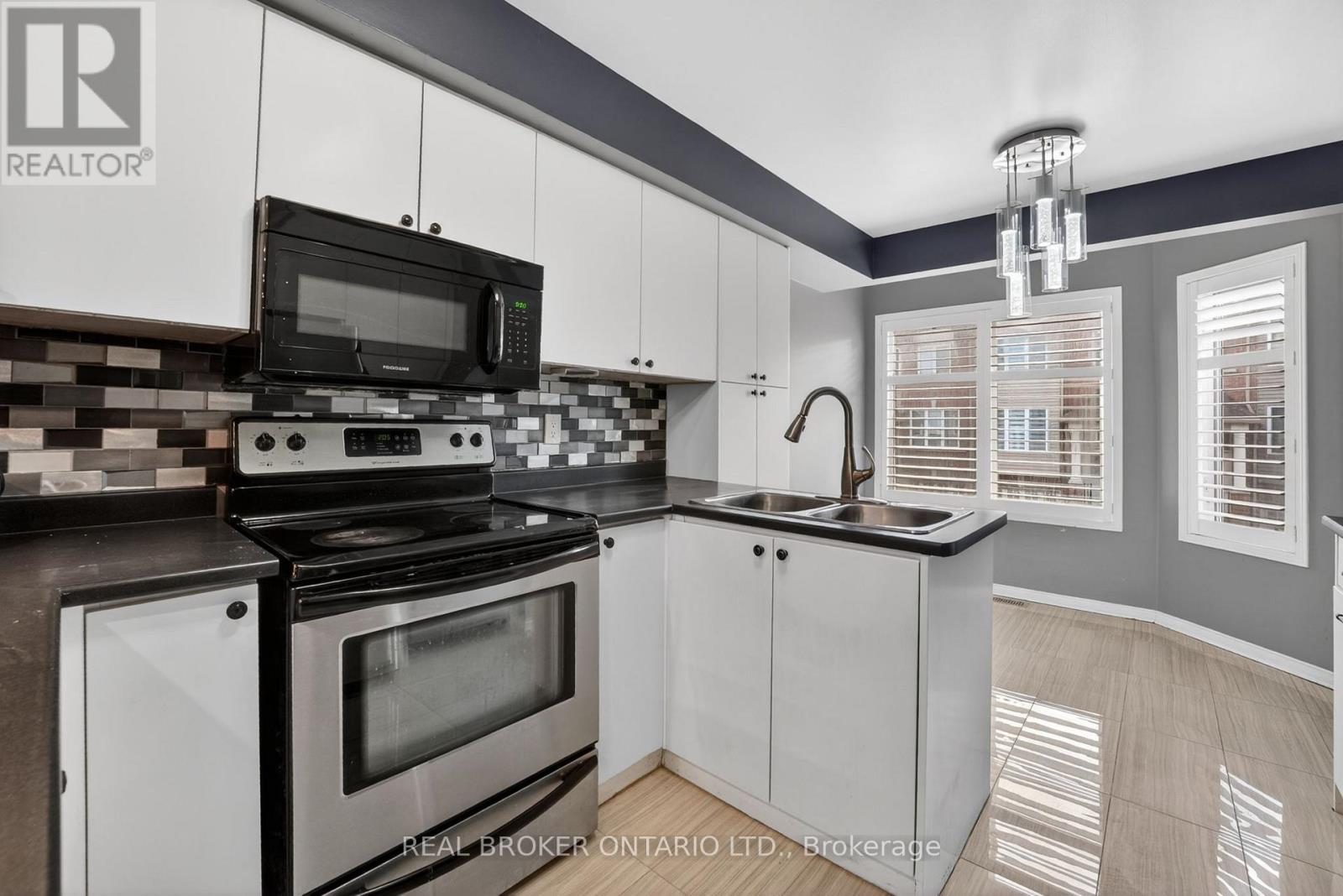 #8 5985 CREDITVIEW ROAD - 21