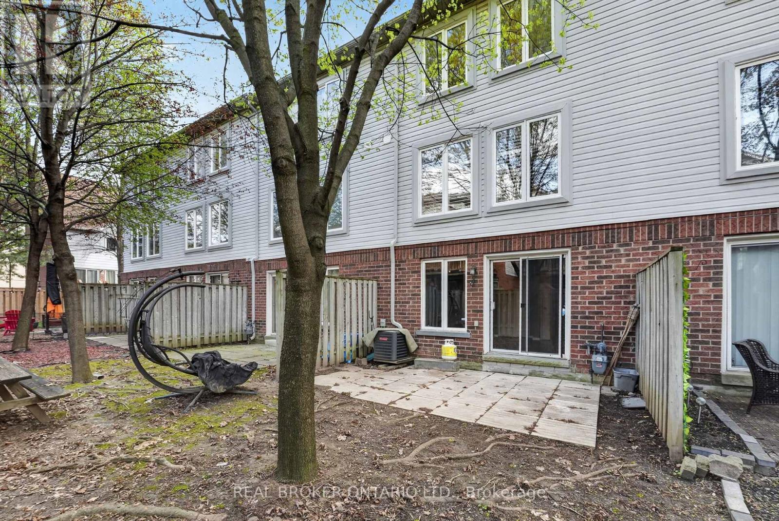 #8 5985 CREDITVIEW ROAD - 44